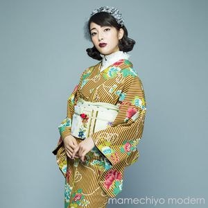 豆千代モダン 振袖フルセット 鶴 黒 孔雀袋帯 正絹