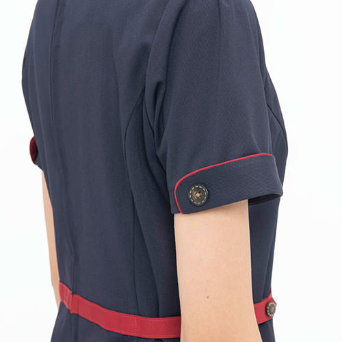 チュニック 白衣 LH-6312 ナガイレーベン Naway 半袖 看護師 ナース ナース服 レディース 女性用 医療用 ショート丈 短め 制服 ユニフォーム おしゃれ かわいい 可愛い 人気 病院 エステ サロン 上品 無地 ファスナー
