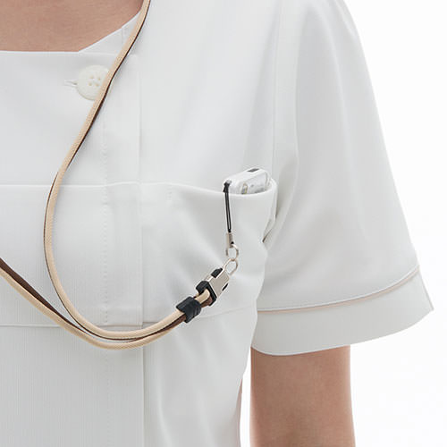 チュニック 白衣 LH-6202 ナガイレーベン Naway 半袖 看護師 ナース ナース服 レディース 女性用 医療用 ショート丈 短め 制服 ユニフォーム おしゃれ かわいい 可愛い 人気 病院 エステ サロン 細身 細見え 透けにくい