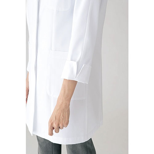 ドクターコート 白衣 2520-1 女性ハーフコート 長袖 FOLK フォーク レディース 女性用 ハーフ丈 医者 女医 病院 看護師 薬剤師 薬局 エステ 医療用 制服 ユニフォーム 高級 ポケット 名入れ おしゃれ かわいい 可愛い 動きやすい