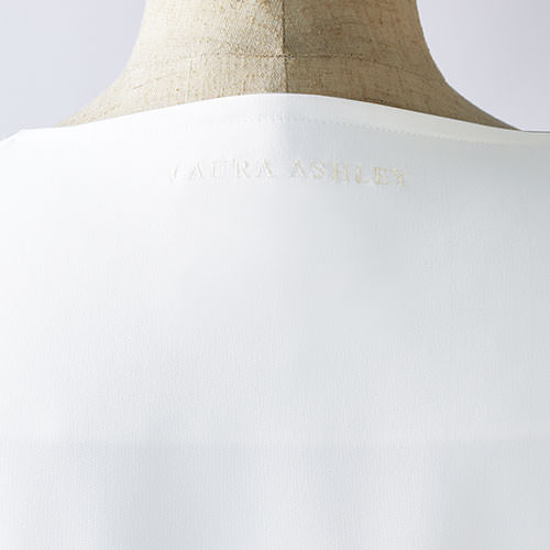 スクラブ 白衣 医療 住商モンブラン レディース 女性用 半袖 ローラアシュレイ LW602-12・22・83・62 医師 医者 看護師 ナース 研修医 医療用 人気 ペプラム ストレッチ かわいい 可愛い Vネック 軽い 病院 エステ おしゃれ 動きやすい ネーム刺繍