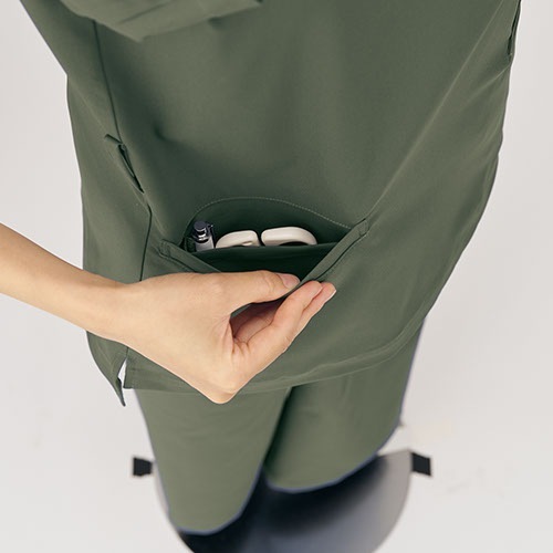 [ 特別価格 ]スクラブ 白衣 ユニセックス 住商モンブラン uka 半袖 UM502 メンズ レディース 男女兼用 医療 制服 ユニフォーム 看護師 ナース 病院 エステ 美容 歯医者 サロン ファスナー おしゃれ かわいい ウカ きれい 透けにくい 動きやすい 人気 おすすめ