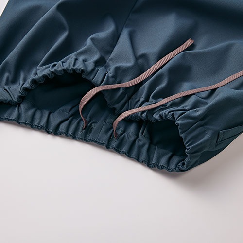 [ 特別価格 ]スクラブ 白衣 ユニセックス 住商モンブラン uka パンツ UM702 メンズ レディース 男女兼用 医療 制服 ユニフォーム 看護師 ナース 病院 エステ 美容 歯医者 サロン おしゃれ かわいい 可愛い 医療用 ウカ きれい 透けにくい 動きやすい 人気 おすすめ