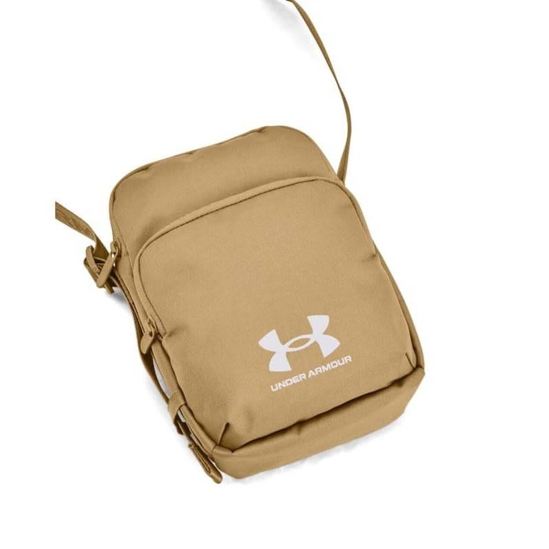 アンダーアーマー UAルードン ライト クロスボディ 1381912-263 Camel/Camel/White Clay ユニ 男女兼用 スポーツスタイル UNDER ARMOUR