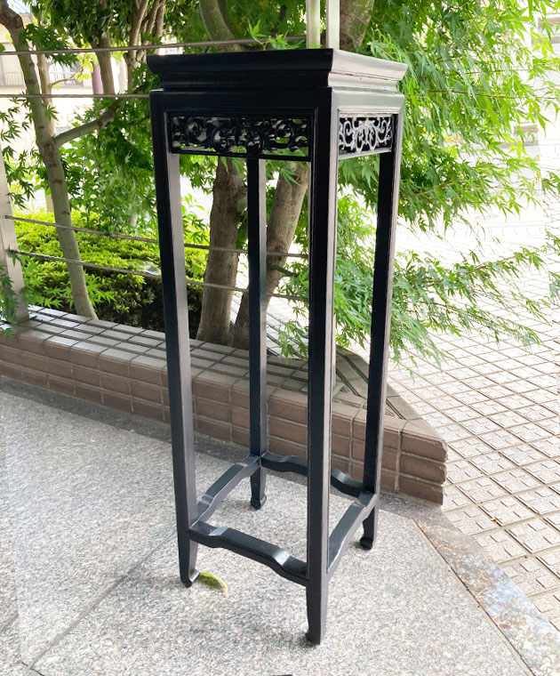 花柄彫刻のダークブラウン座卓 花柄彫刻のダークブラウン座卓