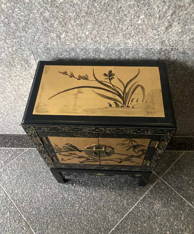 真鍮箔に花鳥画の台座付きチェスト | シノワズリ シノワズリー
