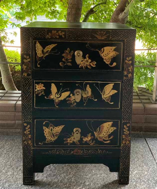 数日のみの出品 八千代市引渡し チェスト アメリカで購入147×46×96 6段 手描き金彩蝶々三段引き出しチェスト(S) ＊黒 | シノワズリ