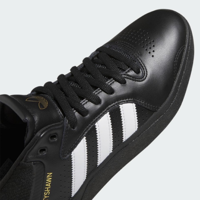 毎日割】adidas アディダス スニーカー スケートシューズ