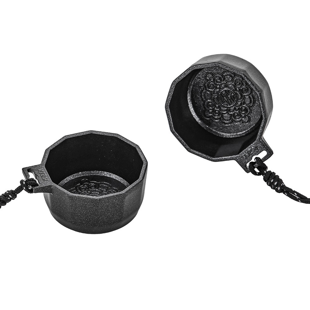 【KZM公式ストア】KZM OUTDOOR カズミ アウトドア ソダムザン×アール おちょこ お猪口 ぐい呑み 杯 コップ 小さい 酒 日本酒 焼酎 キャンプ おしゃれ 食器 カップ キャンプ用品 持ち運び 紐 黒 ブラック アルミニウム セラミック コーティング ソロ ソロキャンプ 50ml