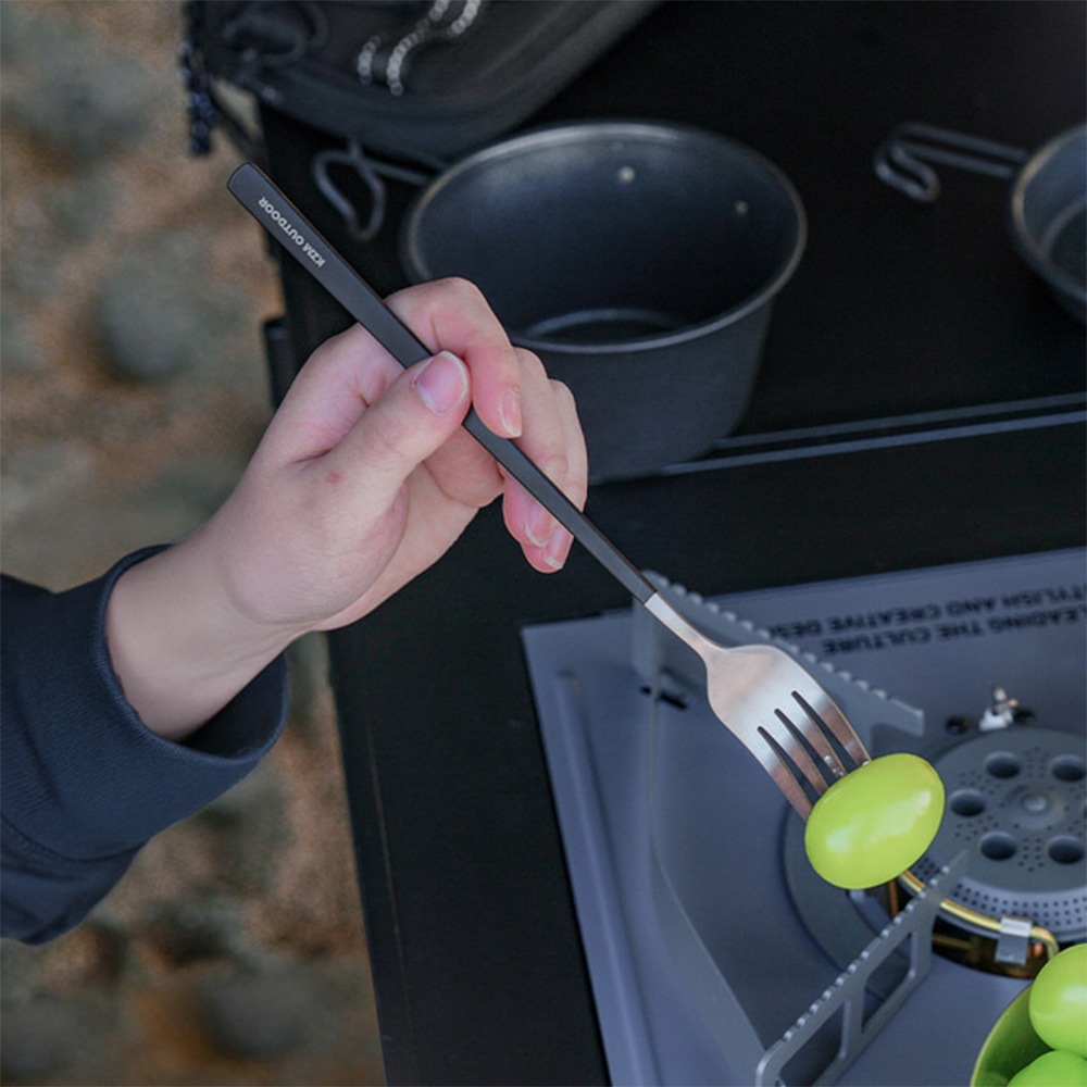 【KZM正規代理店】KZM フィールドプレミアム カトラリーセット カズミ FIELD PREMIUM CUTLERY SET ステンレス食器セット 収納ケース付 2人 4人 ファミリー キャンプ アウトドア用品 BBQ バーベキュー
