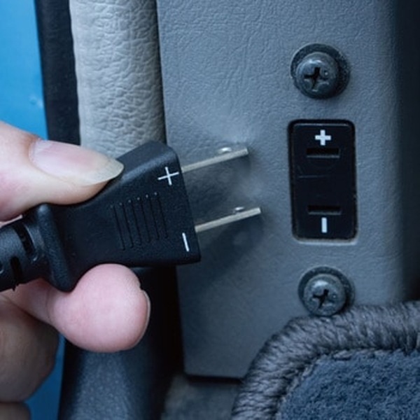 DCDC����С����� 24V��12V ��������2��USB��2 ���󥻥�ȥ����� 502250