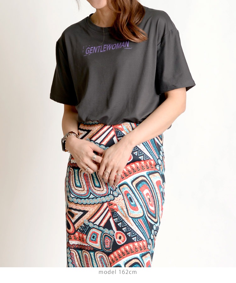 ロゴT Tシャツ レディース カットソー トップス 半袖 ロゴTシャツ シンプルに主役になる。半袖ロゴTシャツ シンプル カジュアル 大きいサイズ ゆったり 英字 英語 大人 おしゃれ かわいい シワになりにくい ブラック ホワイト ベージュ M L LL XL ポリエステル 春 夏 の別カット
