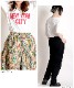 Tシャツ レディース 半袖 トップス タウンユースな着こなし広がる。Vネック半袖ロゴTシャツ NEW YORK ロゴT カットソー ティーシャツ カジュアル 大きいサイズ 大きめ ゆったり Vネック ニューヨーク 英字 英語 涼しい 軽量 春 春服 夏 夏服 ホワイト 白 の別カット