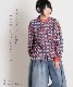 個性的な印象を残す。幾何学柄バンドカラーシャツ の別カット