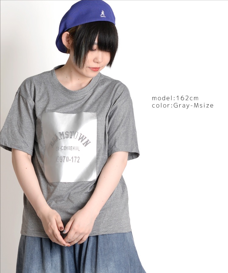 遊び心ある。メタリックプリント半袖Tシャツ の別カット