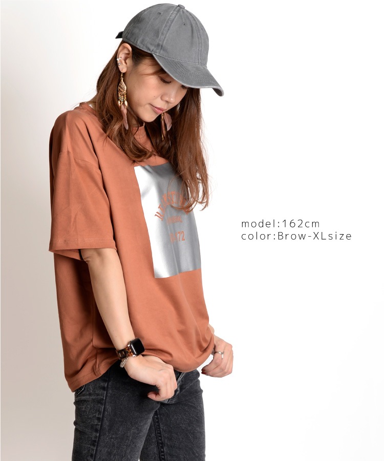 遊び心ある。メタリックプリント半袖Tシャツ の別カット