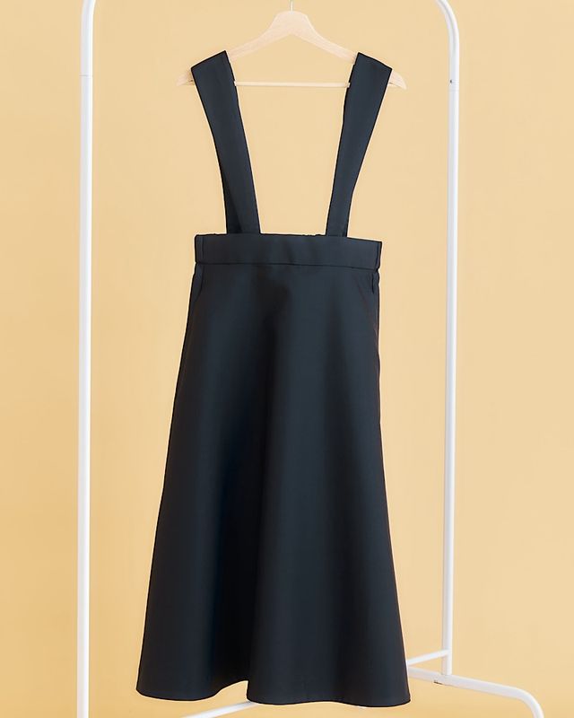 【残り2点のみ】カーヴィーストラップスカート