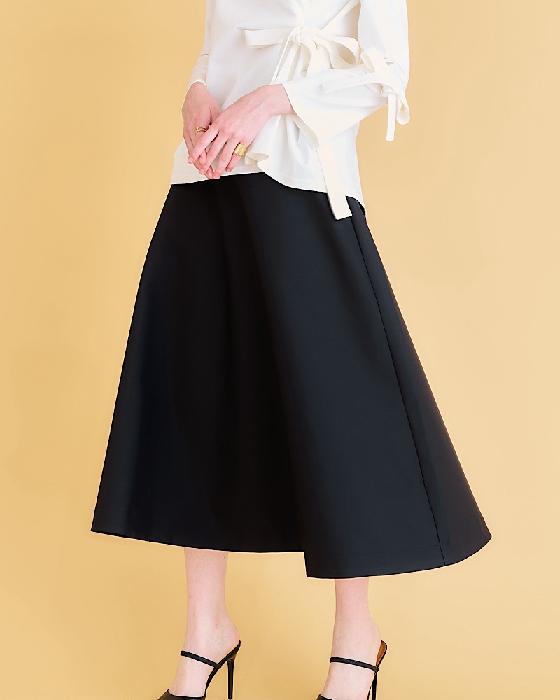 【残り3点のみ】カーヴィーストラップスカート