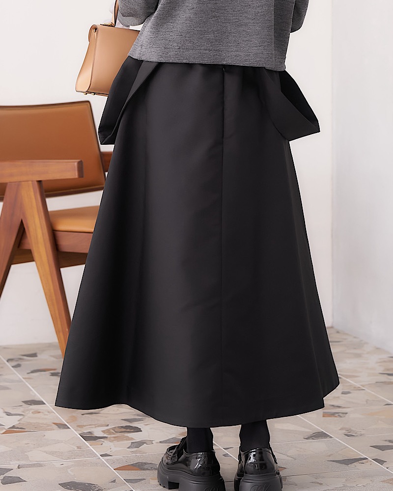 【残り3点のみ】カーヴィーストラップスカート