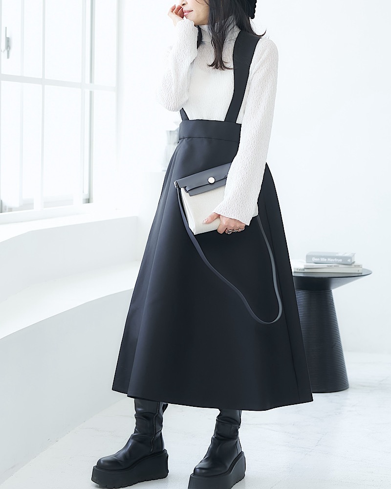 【残り3点のみ】カーヴィーストラップスカート