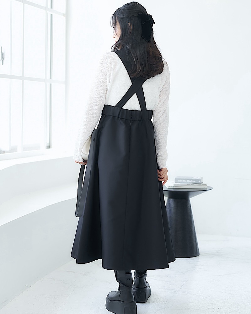 【残り3点のみ】カーヴィーストラップスカート