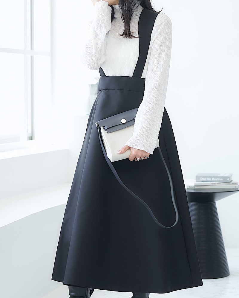 【残り3点のみ】カーヴィーストラップスカート