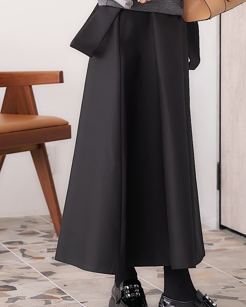 【残り3点のみ】カーヴィーストラップスカート