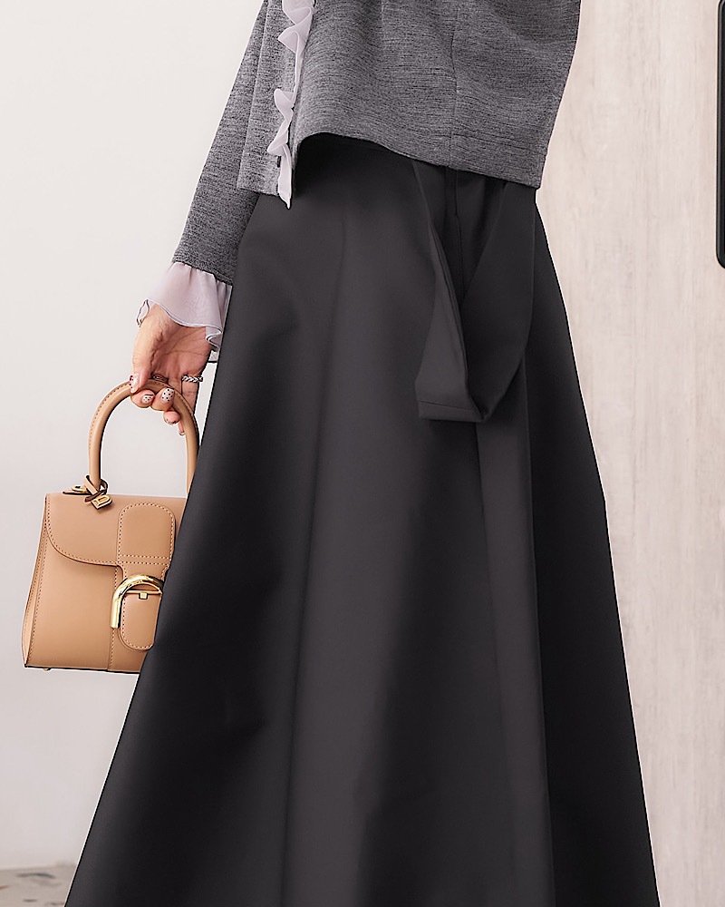 【残り3点のみ】カーヴィーストラップスカート