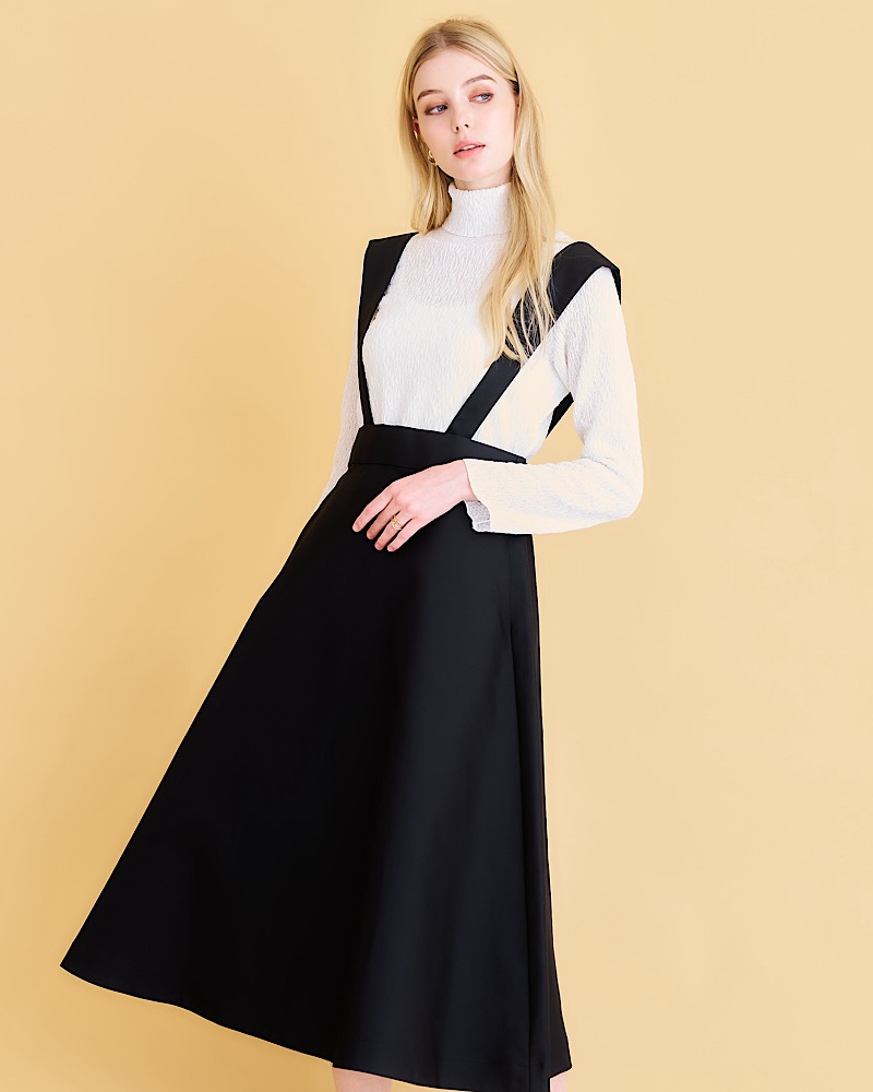 【残り3点のみ】カーヴィーストラップスカート