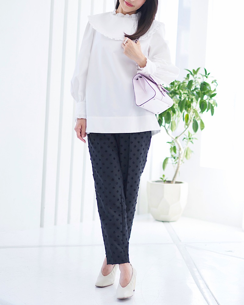 残りわずか】ラウンドフリルカラーブラウス | Tops | MARONENONFEE 
