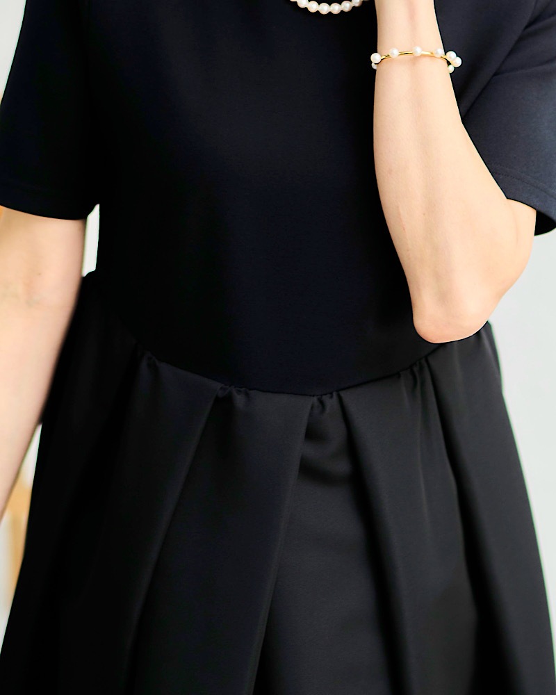 モノトーンクラシカルワンピース | All Items | MARONENONFEE マーロン  