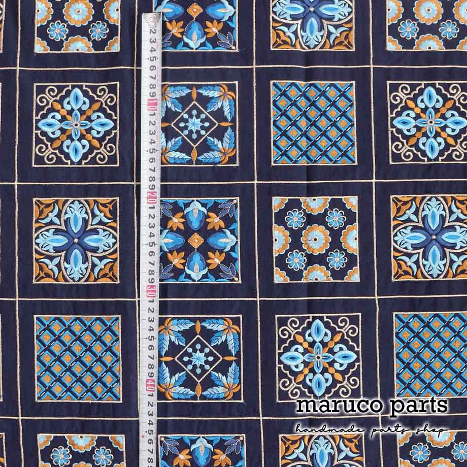 【計り売 36cm-】【 インド 刺繍 生地 (13)  ＊ コットン ネイビー スクエア柄 】 