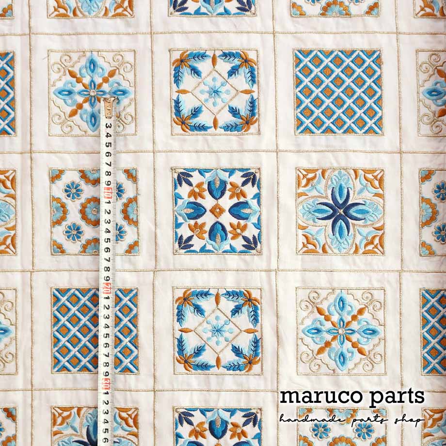 【計り売 36cm-】【 インド 刺繍 生地 (5)  ＊ コットン スクエア柄 ホワイト 】 