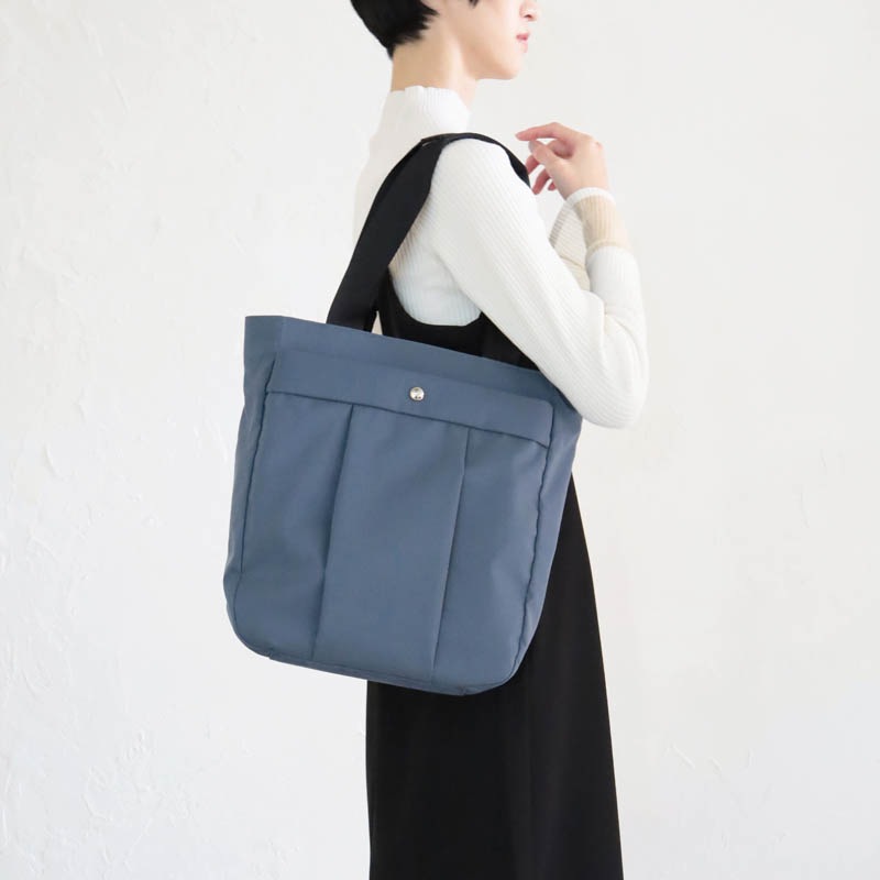 �ڥ˥ʡ��˥� ��å��� �֥롼�� A4�б��ȡ��ȥХå� [31-1159] �� �֥�å�