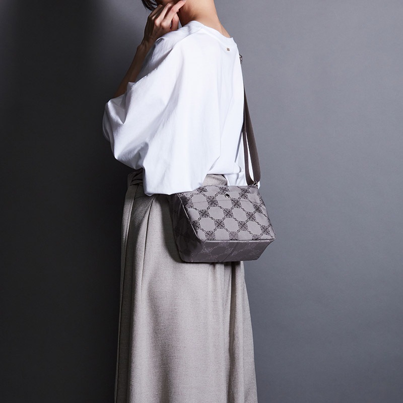 �ڥ��祾��� �ꥨ���� ���������Хå� [11-2000] �� �������֥饦��