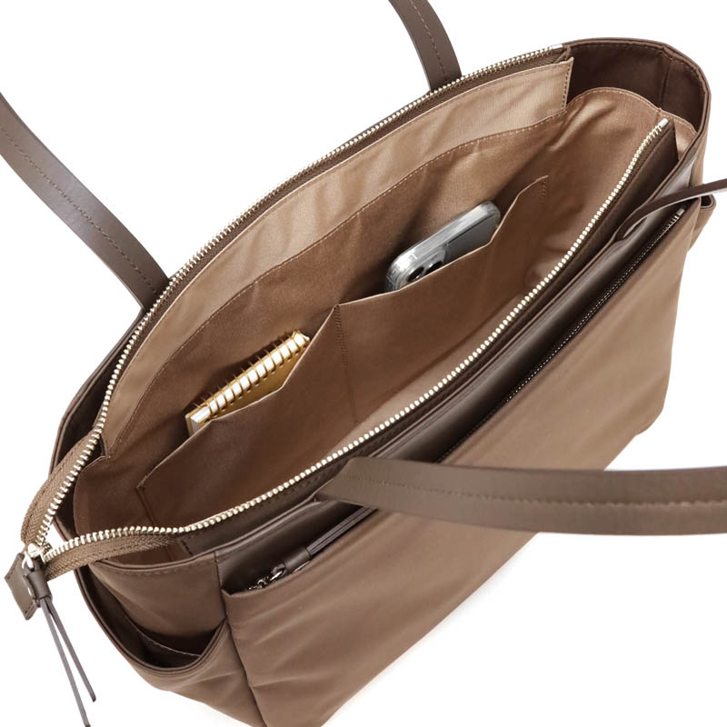 �ڥ˥ʡ��˥� ��å��� ����� A4�б��ȡ��ȥХå� [31-1732] �� �֥饦��