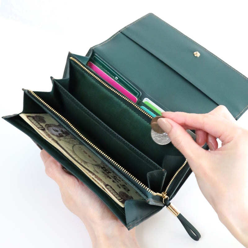 【ニナ リッチ】アトレ ヌーボー パース かぶせ長財布 ニナ リッチ】アトレ ヌーボー パース かぶせ長財布 [85-8205