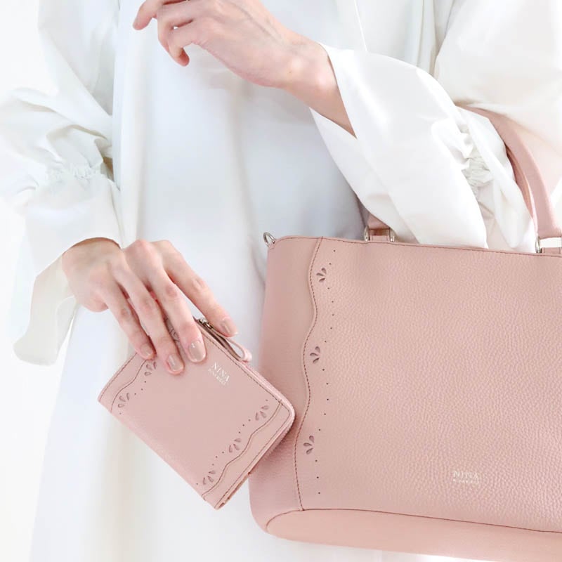 ニナ・ニナ リッチ】 オンデュレ パース 2つ折り財布 外