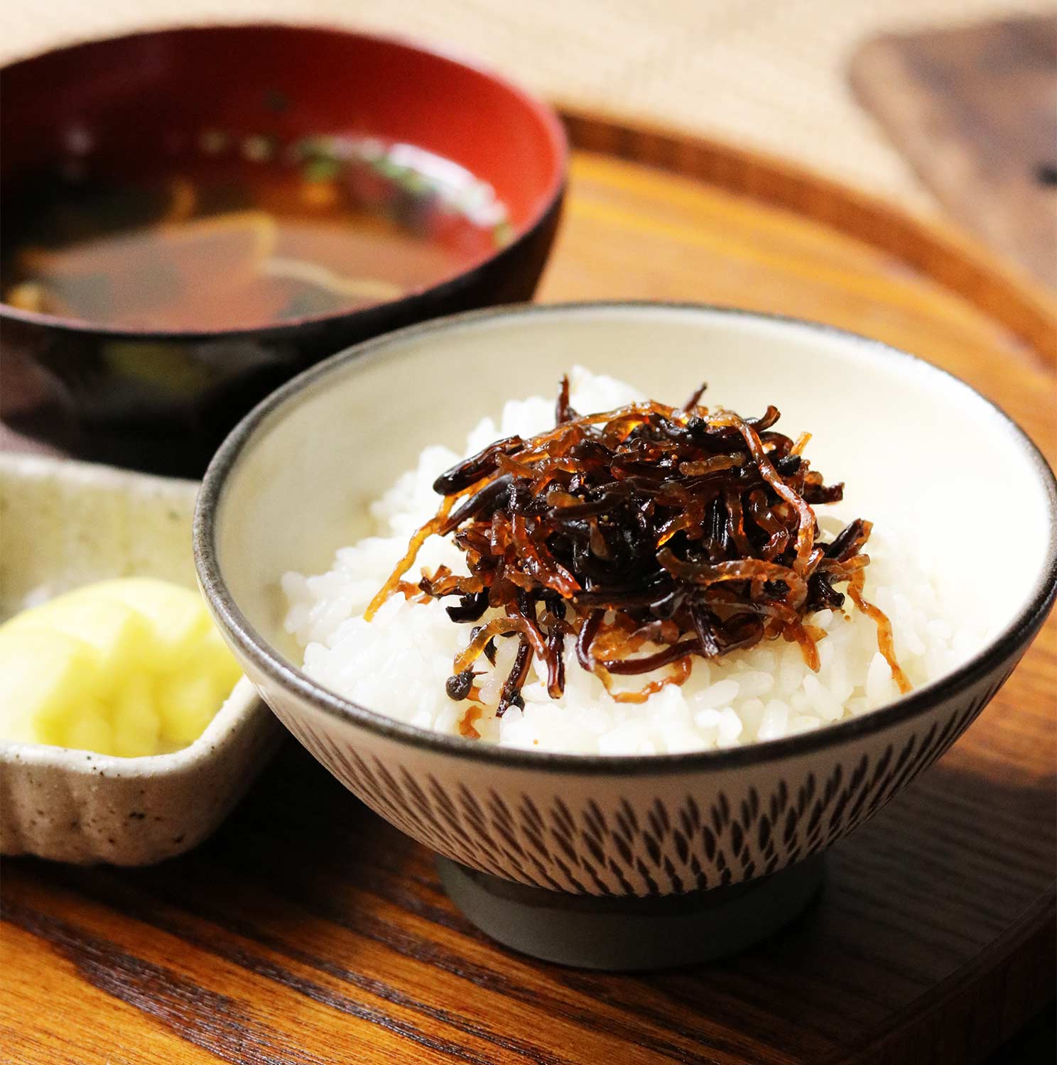 FLOWERS スギナミキ innocent grey 百合缶バッジセット