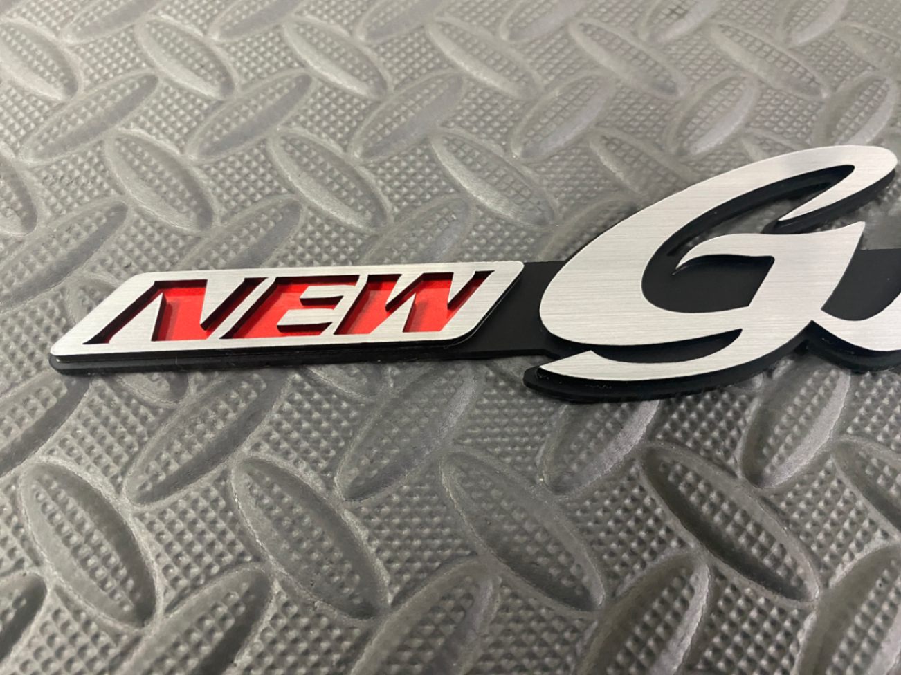 E*3様 【未使用&未開封】KERKER Emblem 100-8046 Webike | KERKER カーカー KER-KERエンブレム (50-100-8046