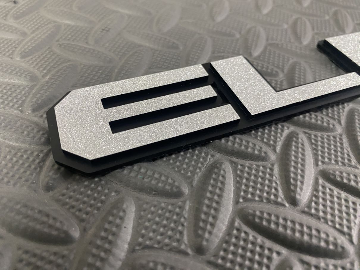 07エルフ 純正タイプオリジナルエンブレム | オリジナルエンブレム