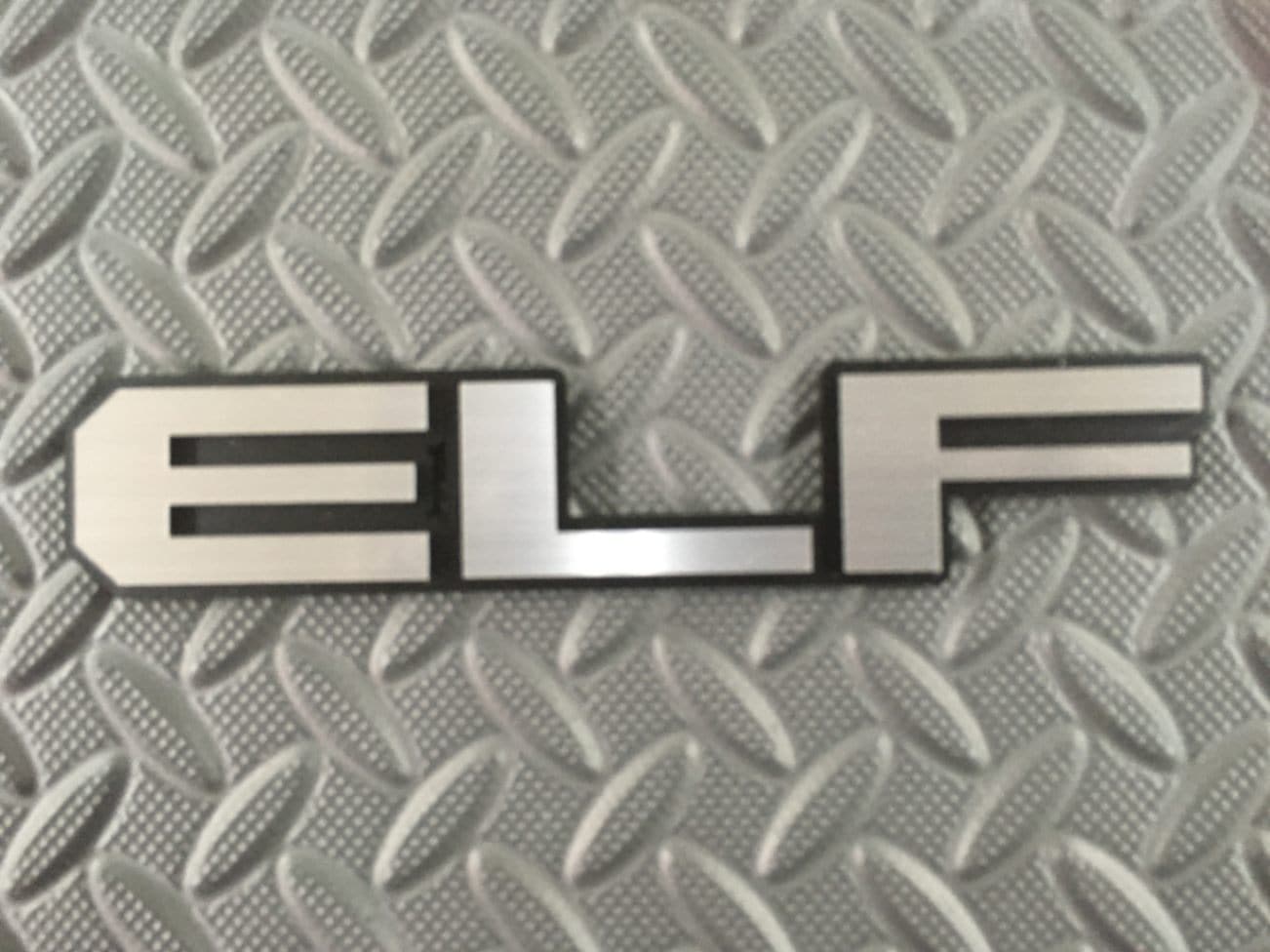 07エルフ 純正タイプオリジナルエンブレム | オリジナルエンブレム