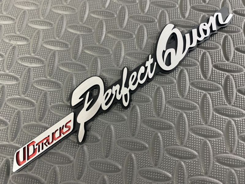 パーフェクトクオン | オリジナルエンブレム,UD | トラック