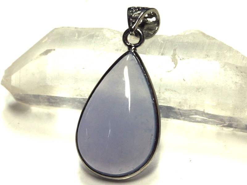 ブルーレースアゲート 蝶々（台座付き） ブルーレースアゲート 蝶々