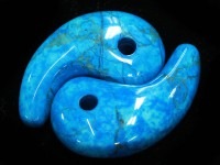 激安！限定入荷！★古代より伝わる魔除けのお守り★完全天然/ターコイズハウライト勾玉(まがたま)/Lサイズ/1個【アメリカツーソン・香港展示会・世界各地出展品買い付け】|天然石　勾玉|天然石・パワースト