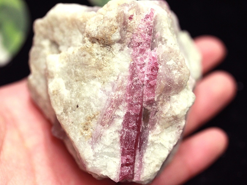 【超激レア希少石】天然ピンクマイカインクォーツ　特大ペンダント 超激レア希少石】天然ピンクマイカインクォーツ 特大ペンダント