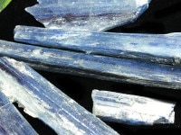 超希少！★極上結晶★高発色！美しいブルーの輝き/ブラジル産/カイヤナイト/結晶クラスター/11〜20g/石サイズ縦約30-90mm、横約10-30mm/1個【アメリカツーソン・香港展示会・世界各地出展