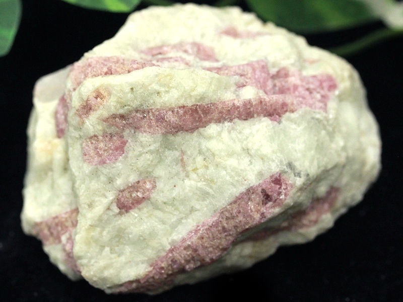 ピンクトルマリン原石1.8キロ 【公式通販】