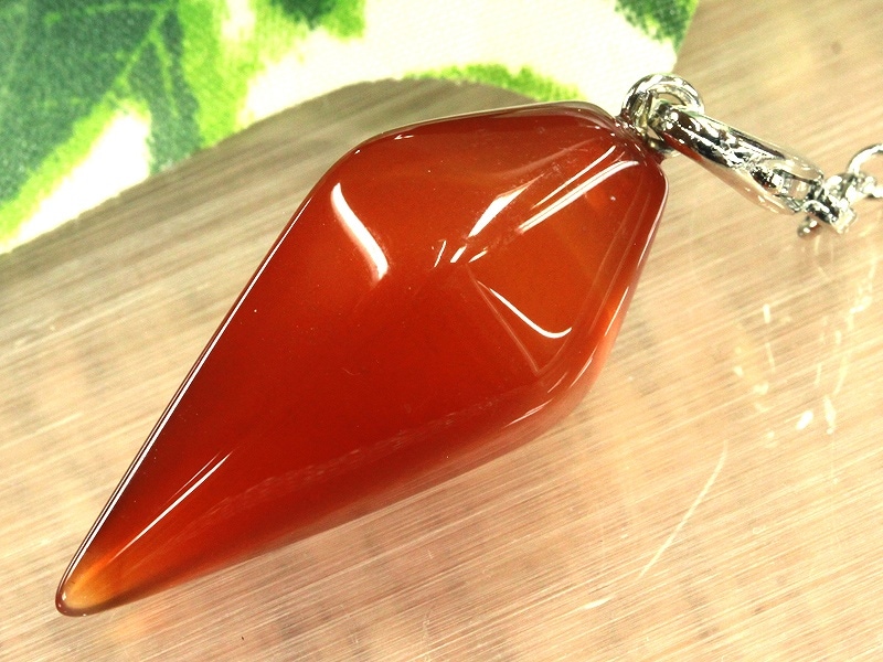 新品同様 クリスタル・ペンデュラム＊レッドアンバー＊ アクセサリー