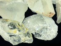 ≪原石祭り15%OFF≫激安！★フロストと艶★ヒマラヤ産★天然原石/ヒマラヤ水晶(クォーツ)/Mサイズ/約25-35mm/お得な200gパック【ネコポス不可】【天然石/パワーストーン】【アメリカツーソ